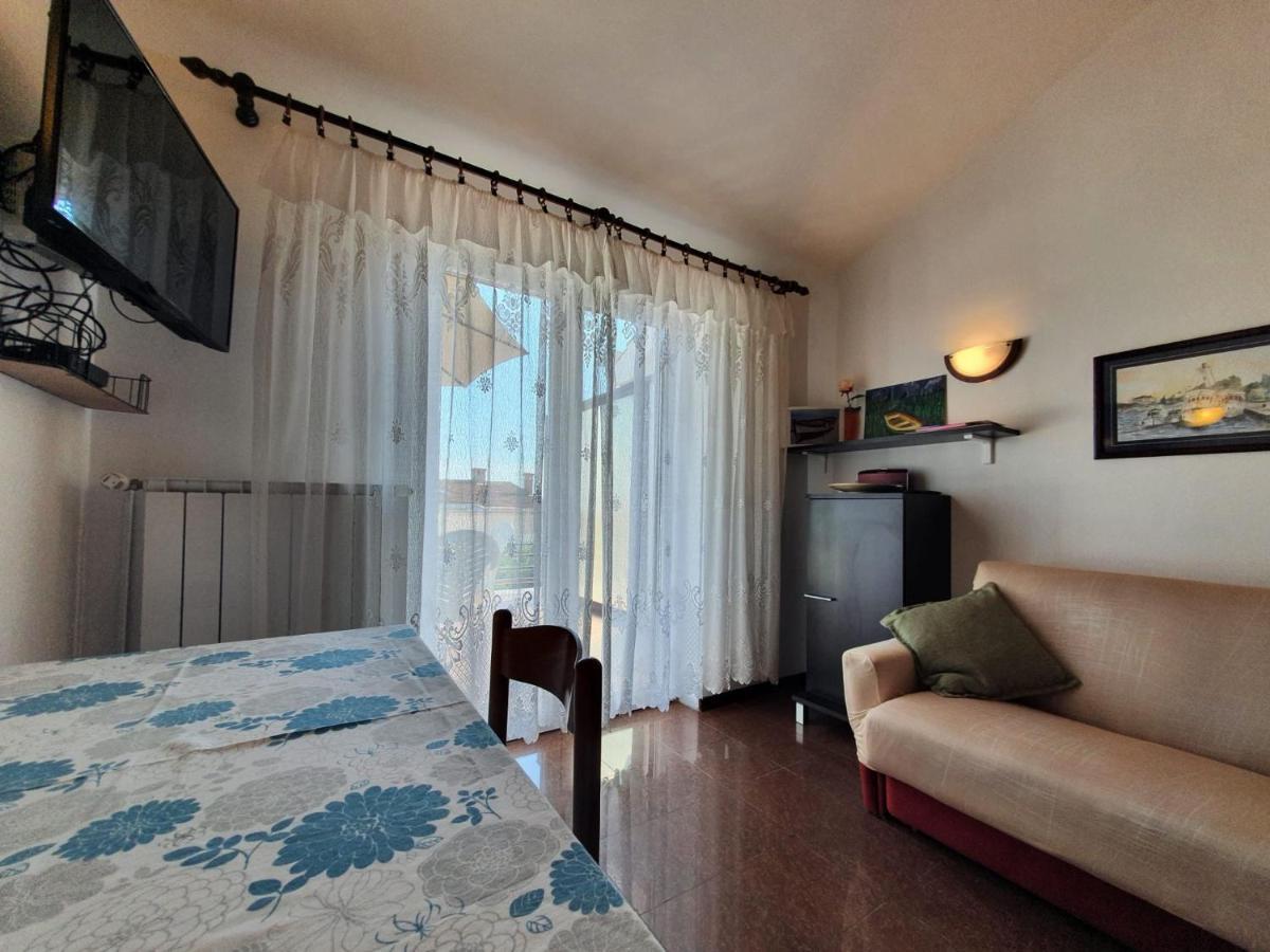 Apartment With Terace And Sea View Marica Krk Town Kültér fotó